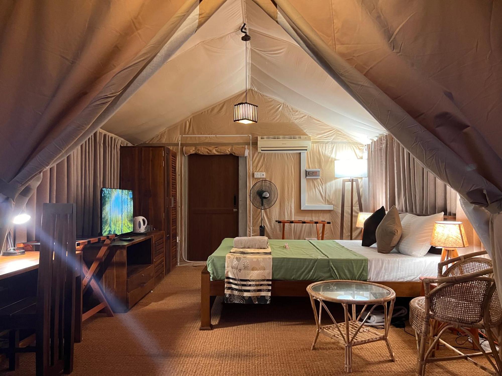 At One - Glamping Hotel Rekawa Exterior photo