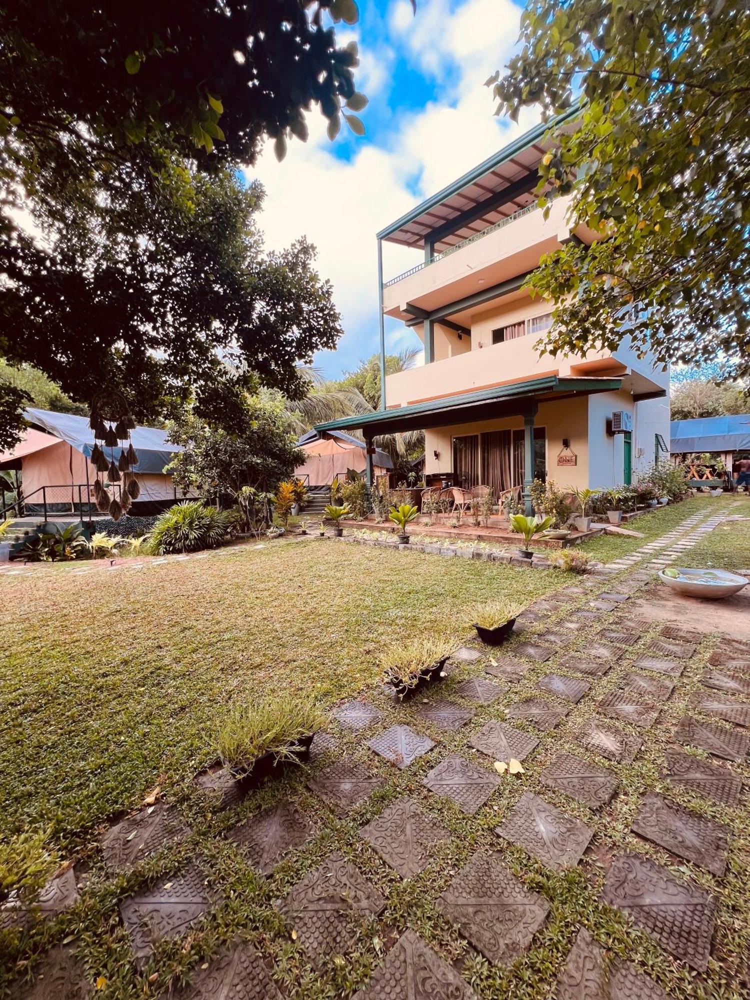 At One - Glamping Hotel Rekawa Exterior photo